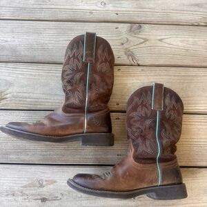 Ariat Delilah Round toe Western Brown Boots with Teal Trim